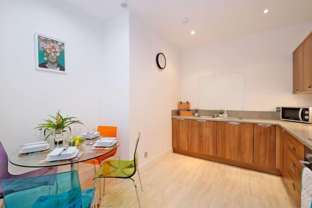 Modern & Spacious Apartment In City Centre Aberdeen Exterior photo